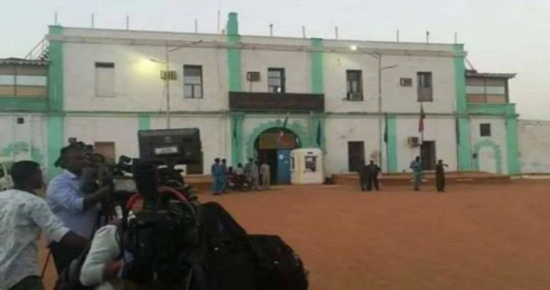 معاناة الأسيرات في سجون إسرائيل.. اقتحام عنيف لسجن الدامون وعقوبات جماعية بسبب «ملاعق»